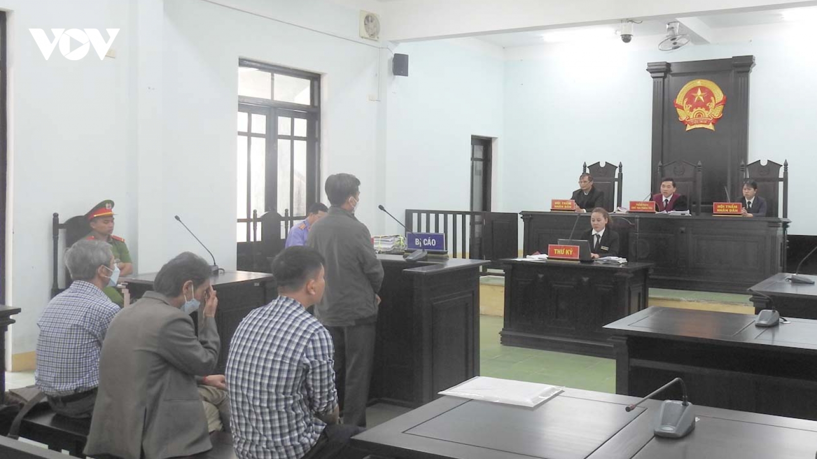 Nguyên Chủ tịch và Phó Chủ tịch huyện Đăk Hà bị kết án vì vi phạm quản lý đất đai