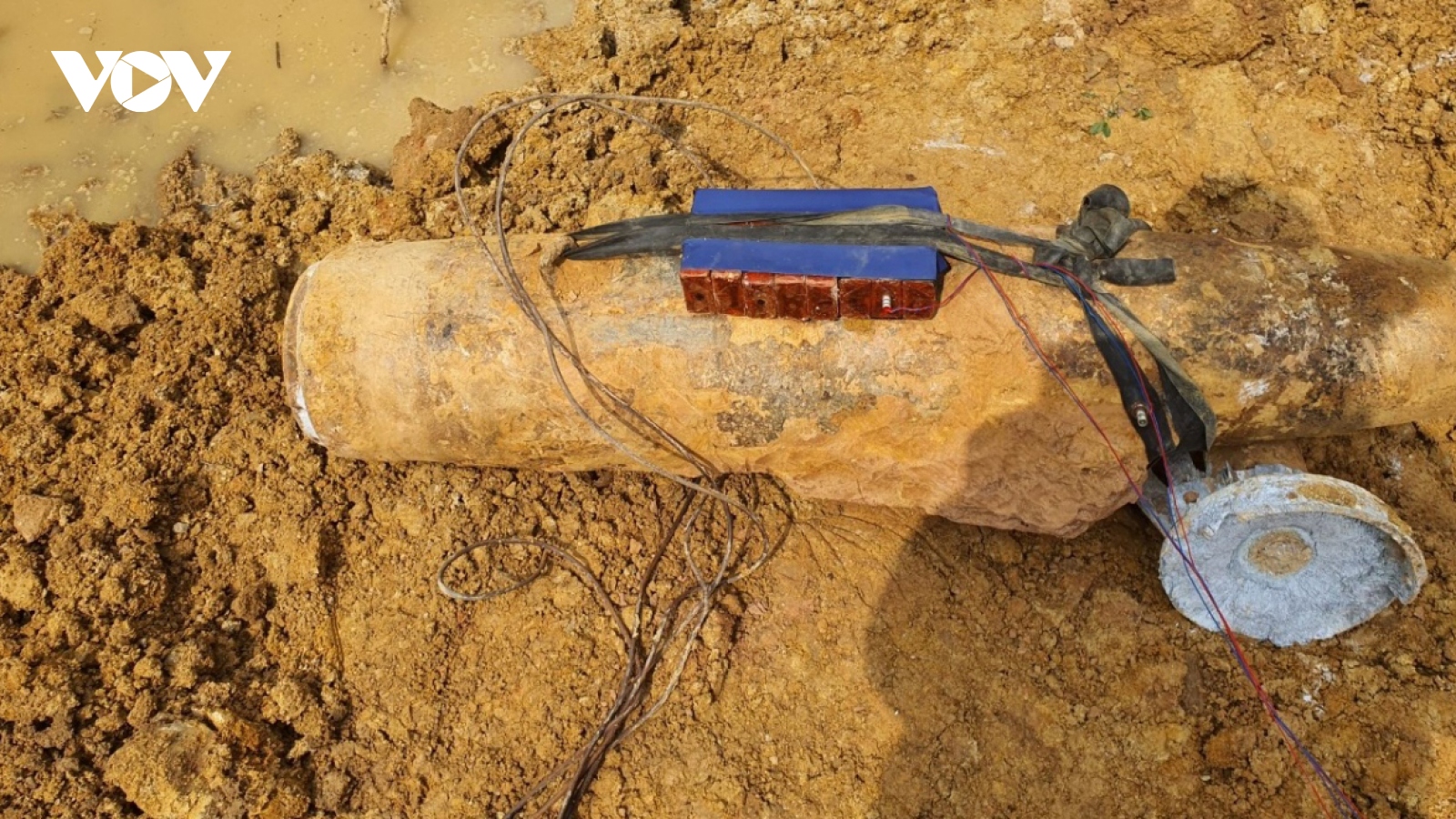 Wartime bomb deactivated in central Vietnam