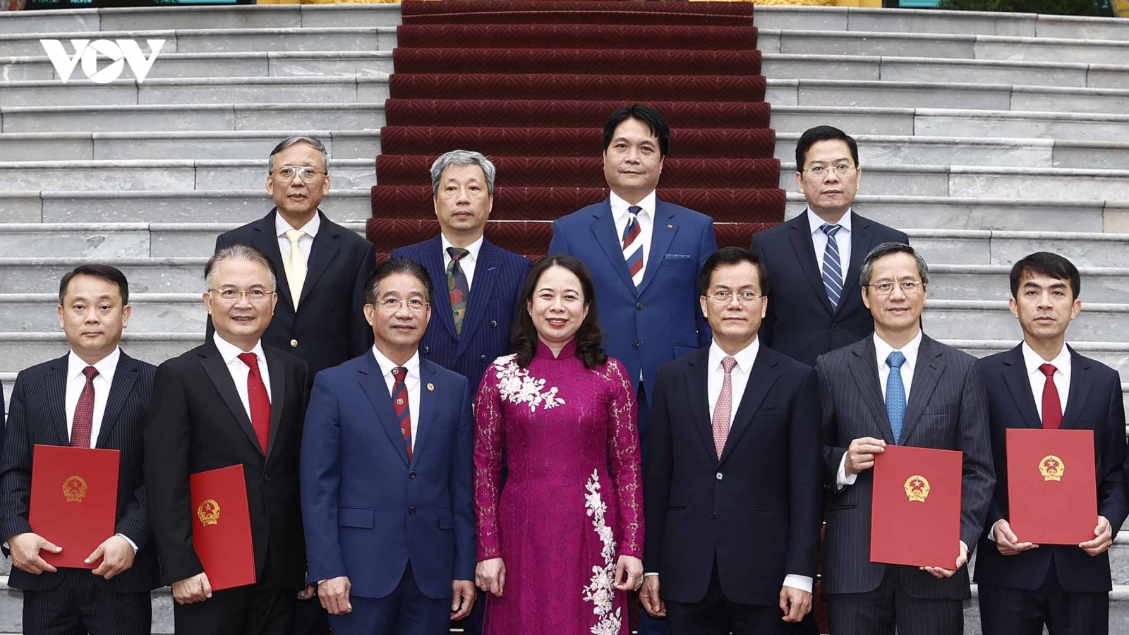 Quyền Chủ tịch nước trao quyết định bổ nhiệm 15 Đại sứ Việt Nam tại nước ngoài
