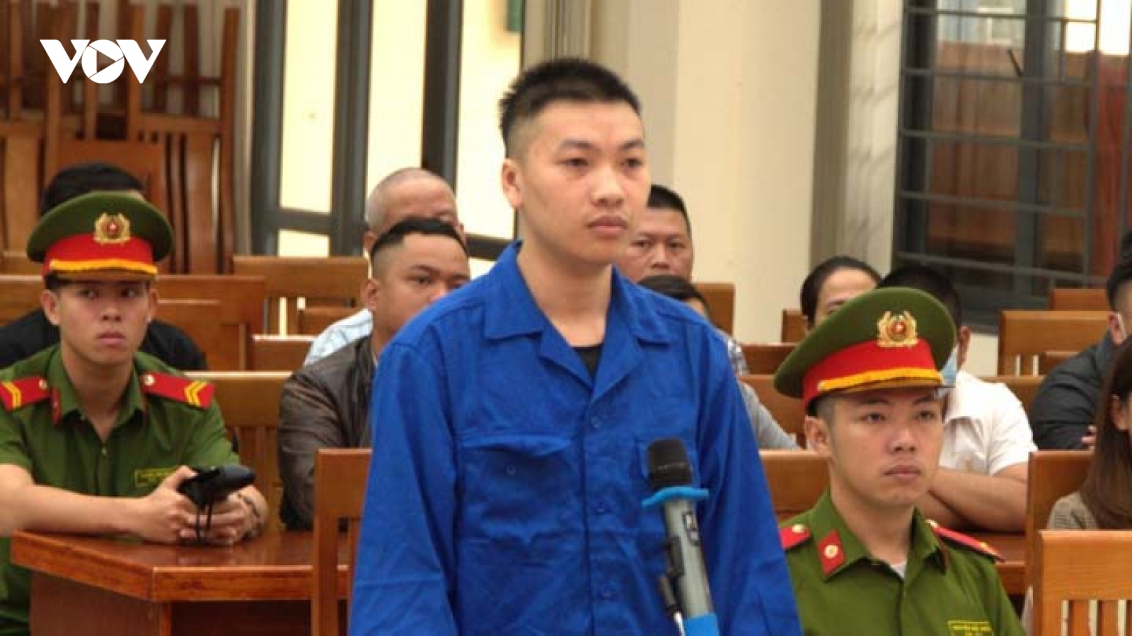 Người yêu bị trêu chọc, thanh niên chém bạn nhậu trọng thương