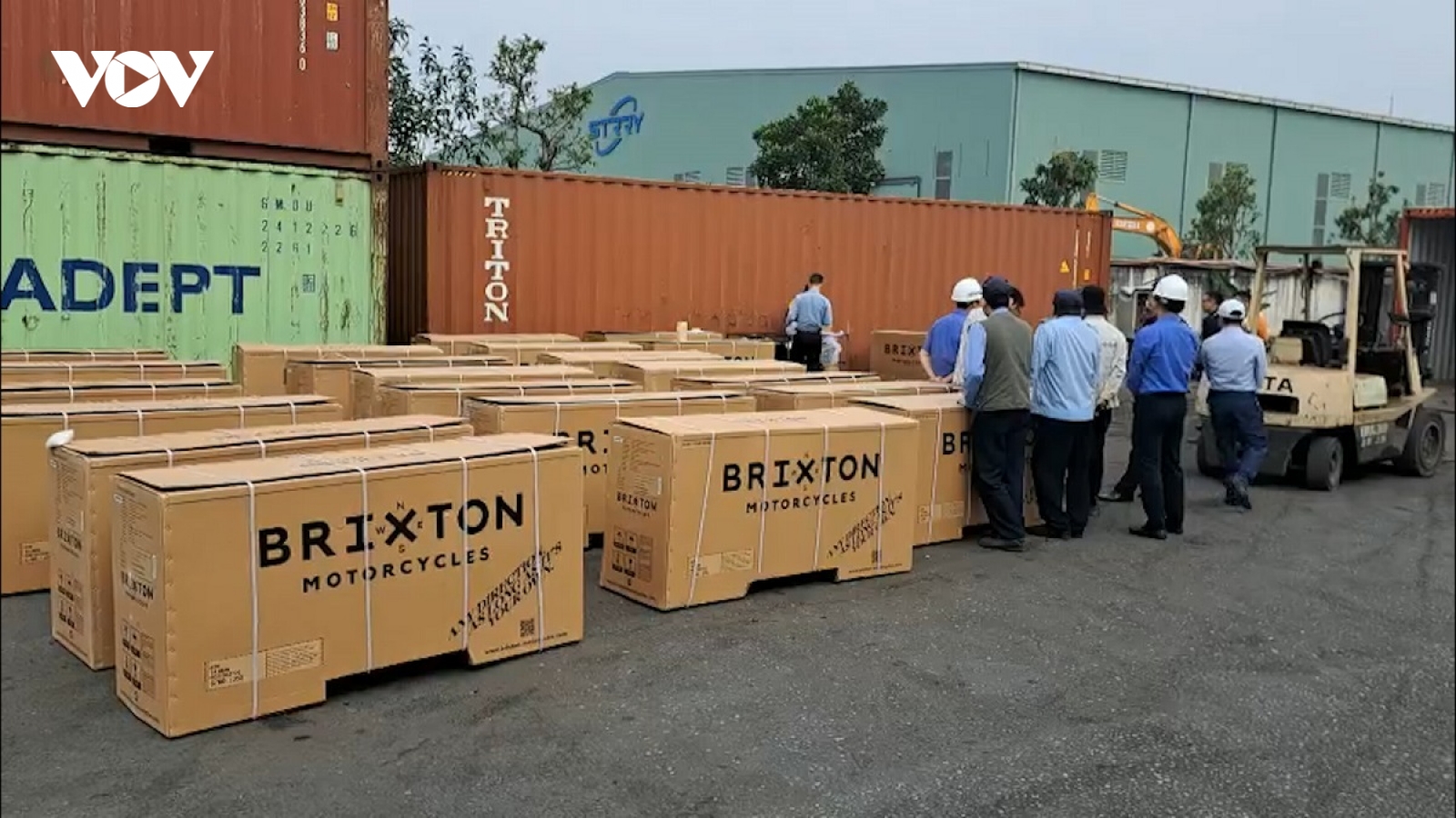 Hải quan thu giữ lô xe mô tô trị giá khoảng 3 tỷ đồng