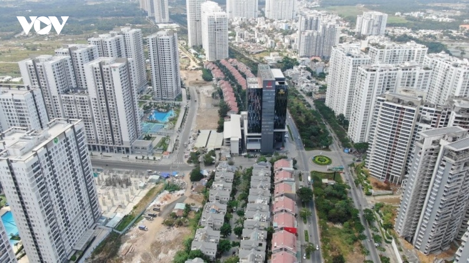 Có nên đánh thuế căn hộ giá trên 50 triệu đồng/m2?