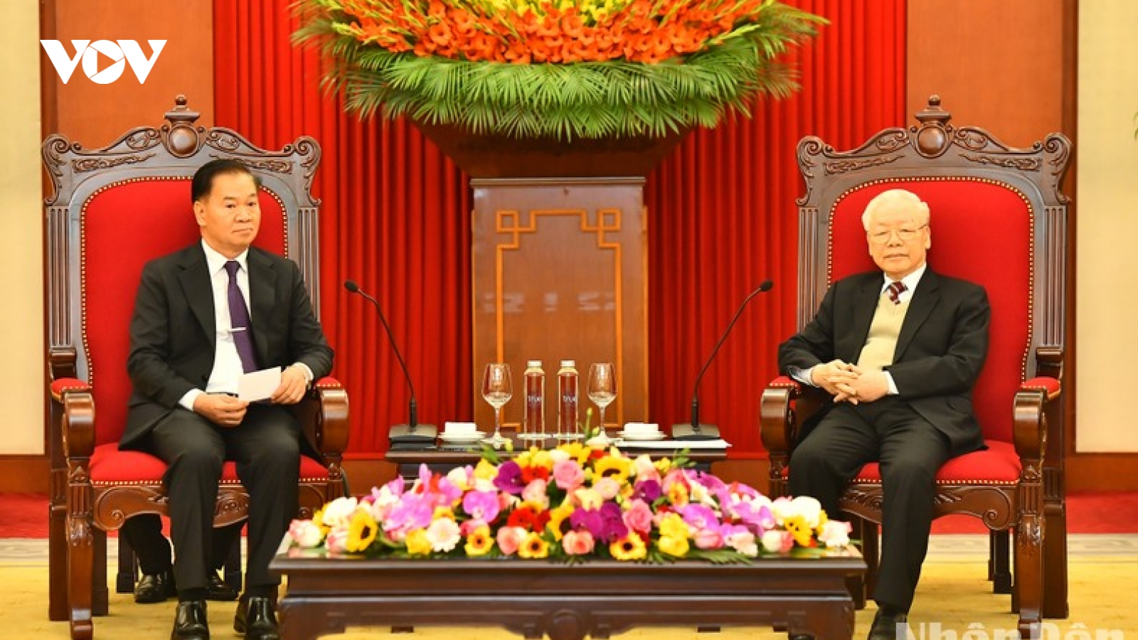 Tổng Bí thư tiếp Đoàn đại biểu cấp cao Văn phòng Trung ương Đảng Nhân dân Lào