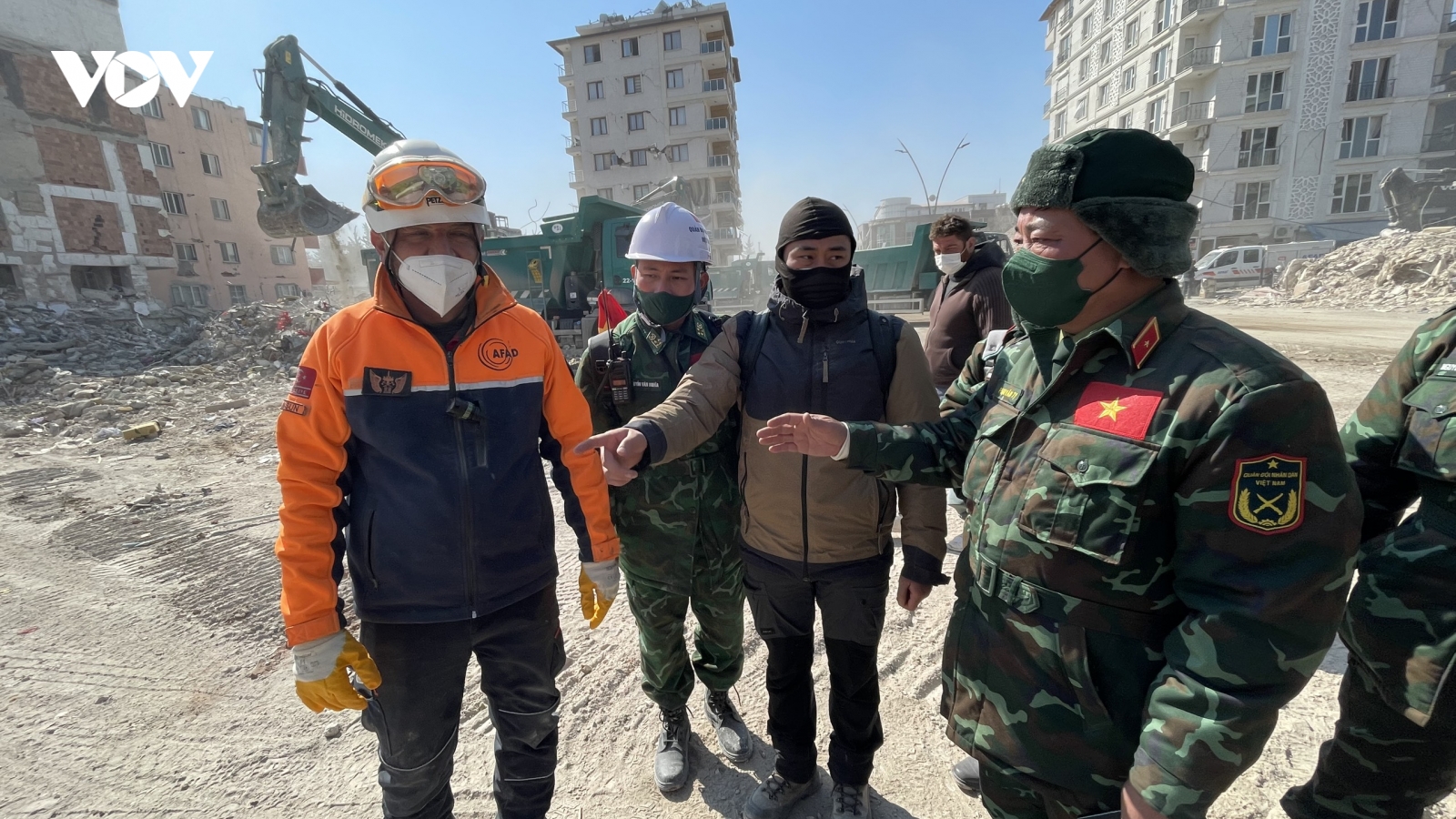 Bài học cứu hộ thảm hoạ và hình ảnh người lính Việt Nam trong mắt bạn bè quốc tế