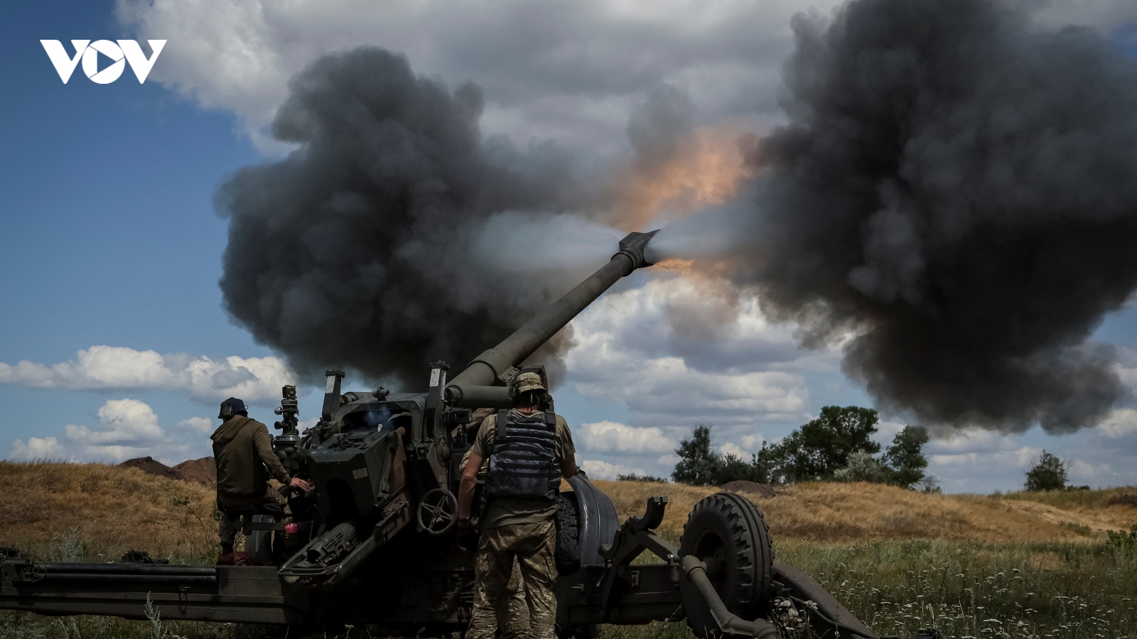 Tổng thống Zelensky thừa nhận tình hình tại Donetsk và Lugansk “cực kỳ khó khăn”
