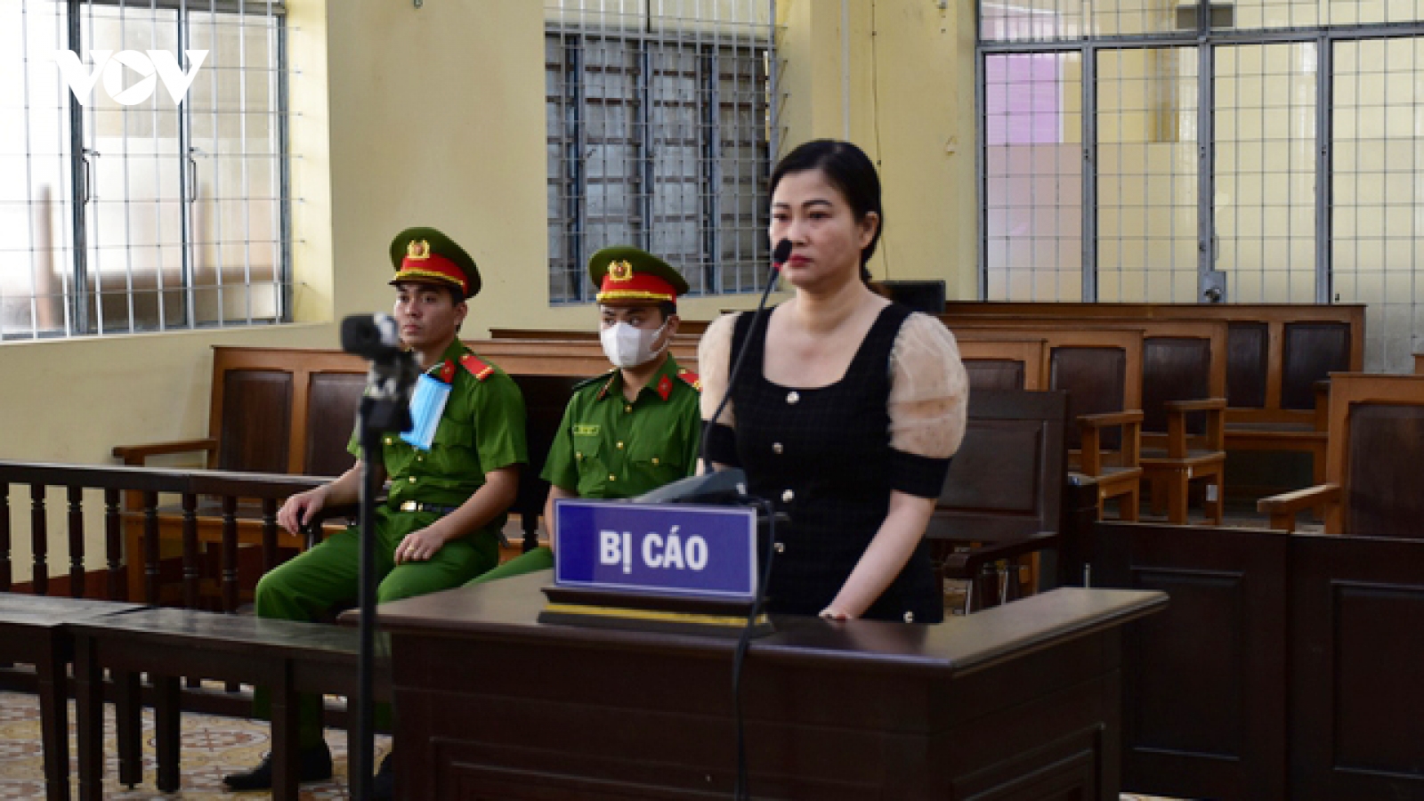 Lĩnh án 10 năm tù vì chuốc thuốc mê cướp vàng của người tình