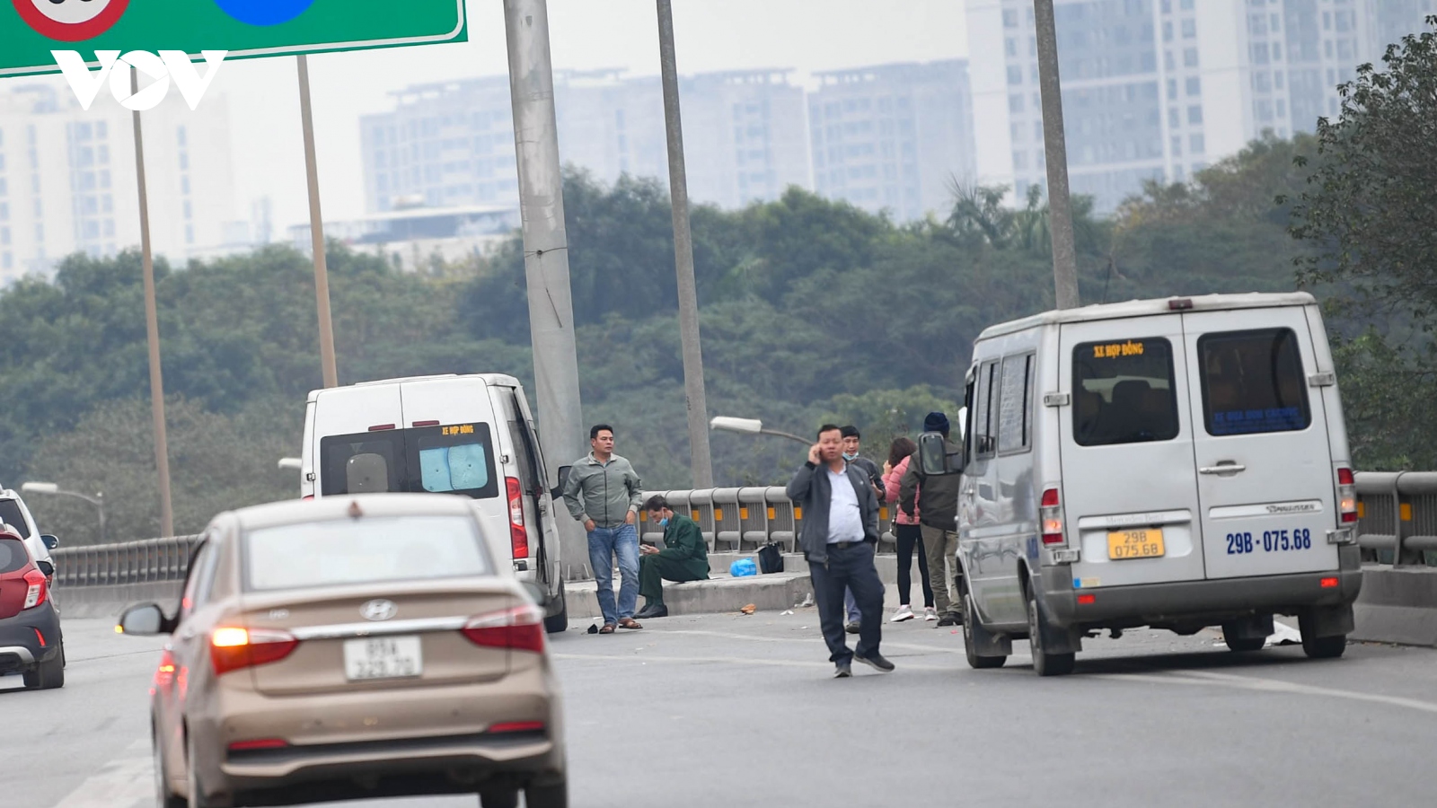 Camera hỏng, vắng bóng CSGT: Giao thông bát nháo trên đường Vành đai 3