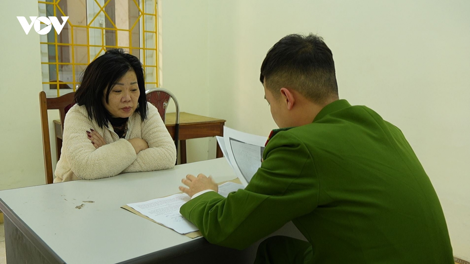 Lừa đảo "chạy" biên chế hơn 1,3 tỷ đồng
