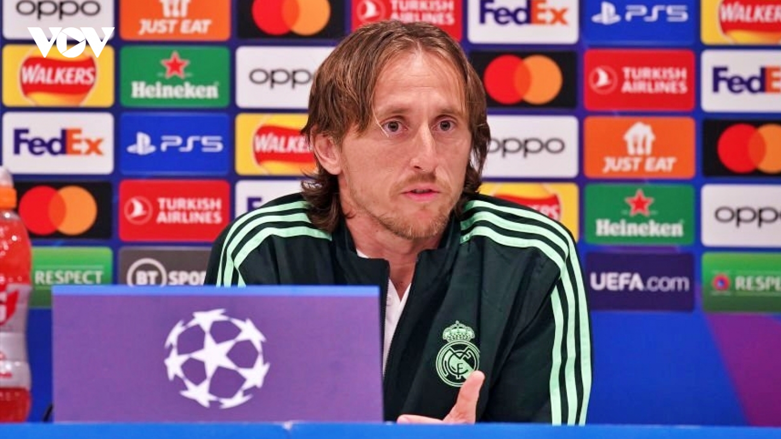 Real Madrid đại chiến Liverpool, Modric nhắc khéo Chủ tịch Perez