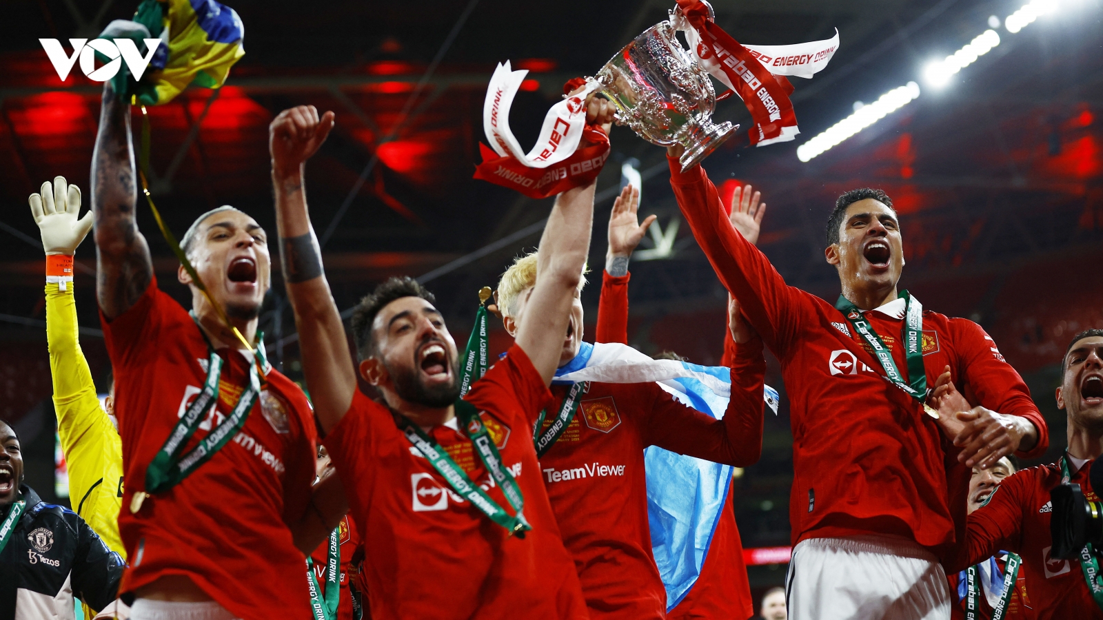 MU ăn mừng chức vô địch League Cup, chấm dứt cơn khát danh hiệu kéo dài 6 năm