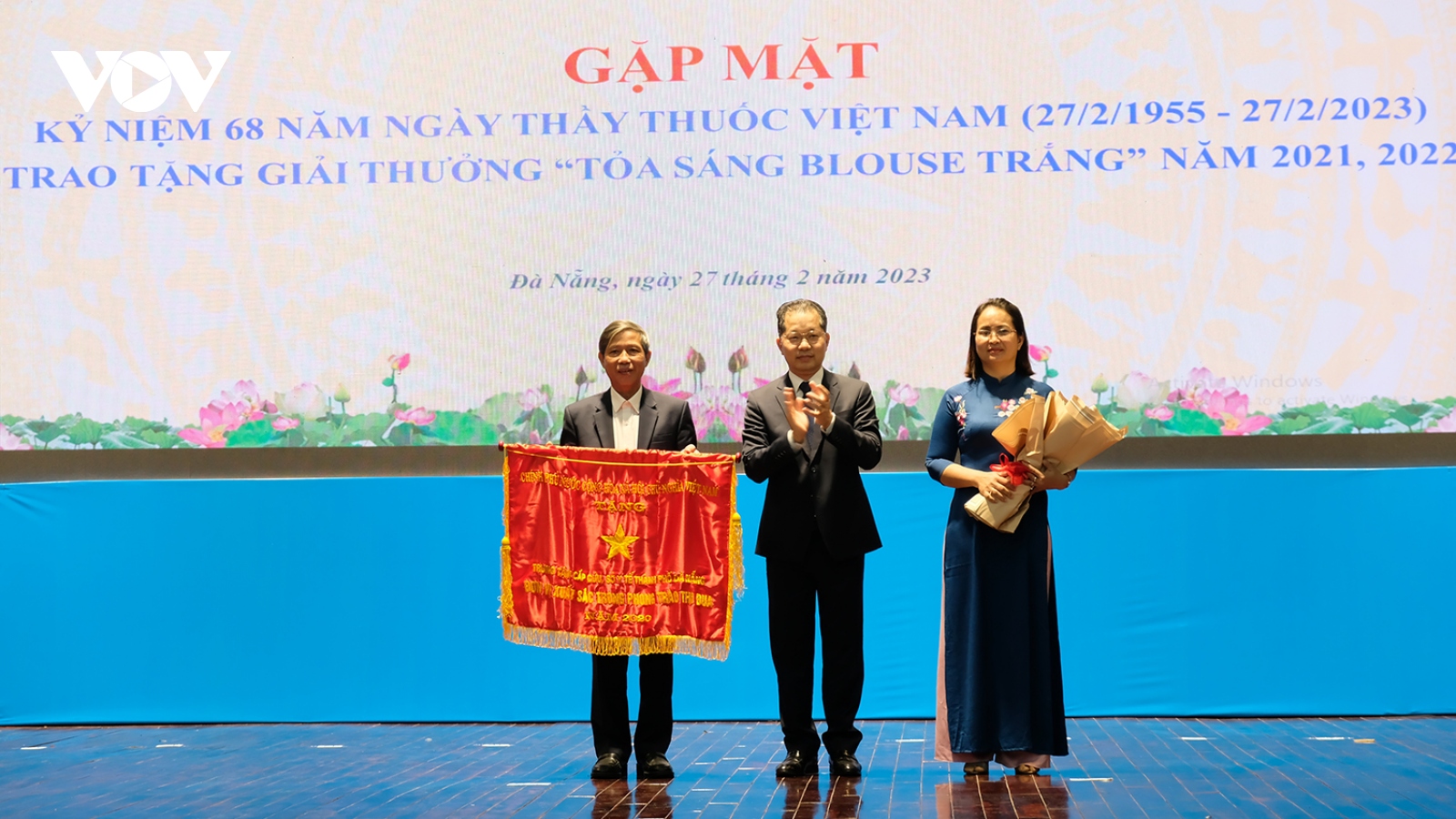 Đà Nẵng trao giải thưởng “Tỏa sáng Blouse trắng” tri ân y, bác sĩ