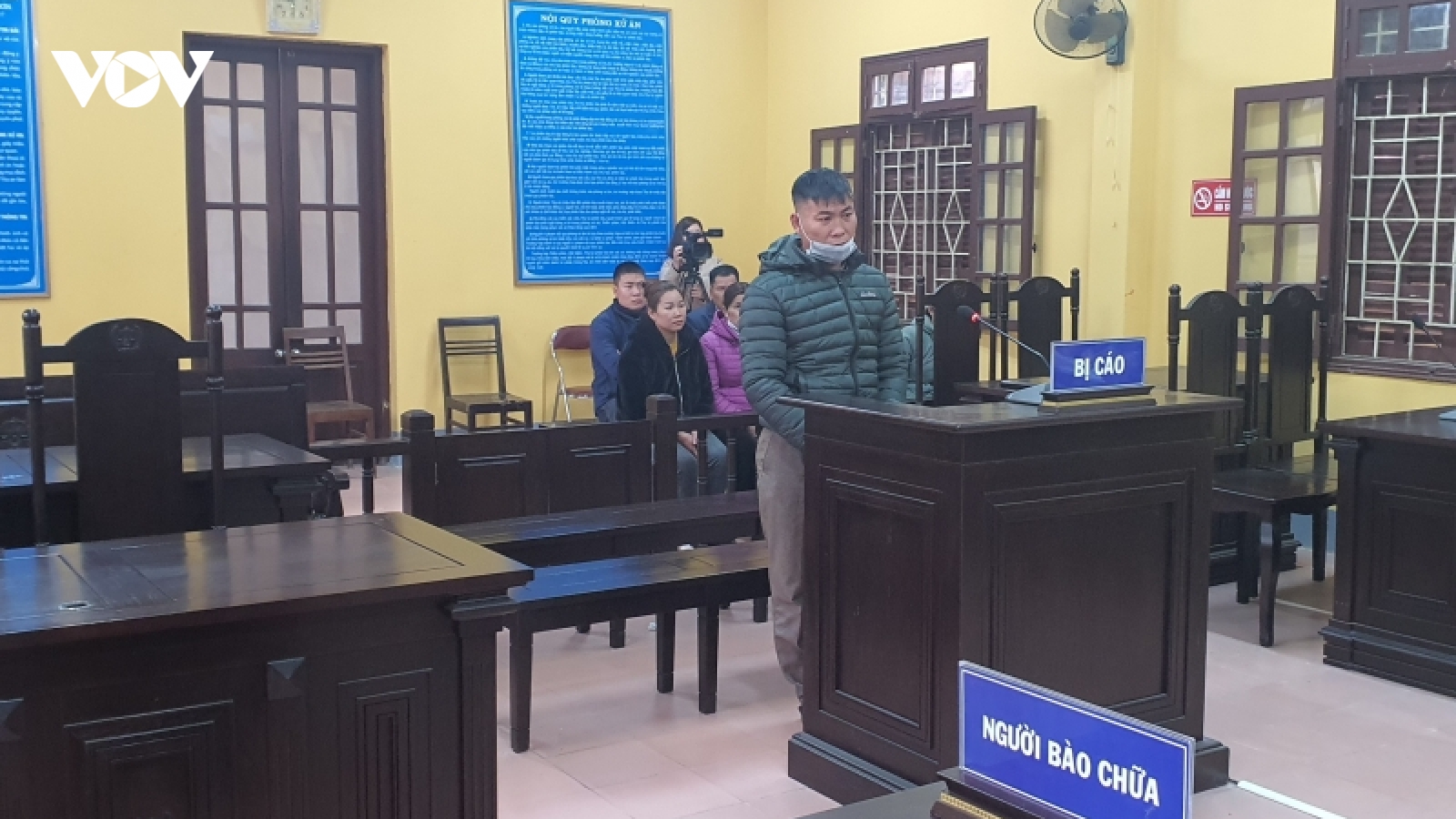 Bắt ép kẻ trộm ăn măng sống dẫn đến chết người