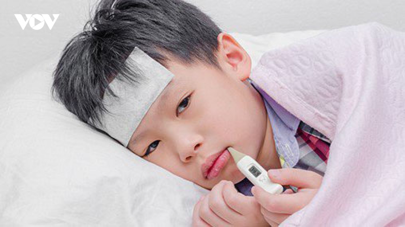 Cách phòng viêm họng cho trẻ trong mùa nồm ẩm