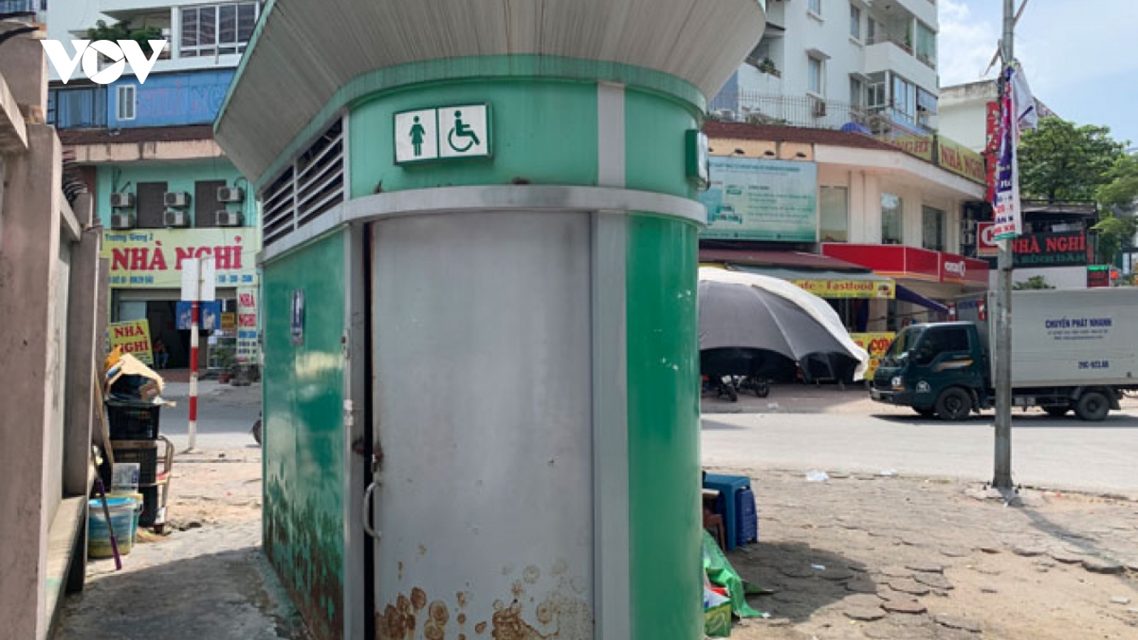 Nhà vệ sinh công cộng - tưởng nhỏ mà không nhỏ