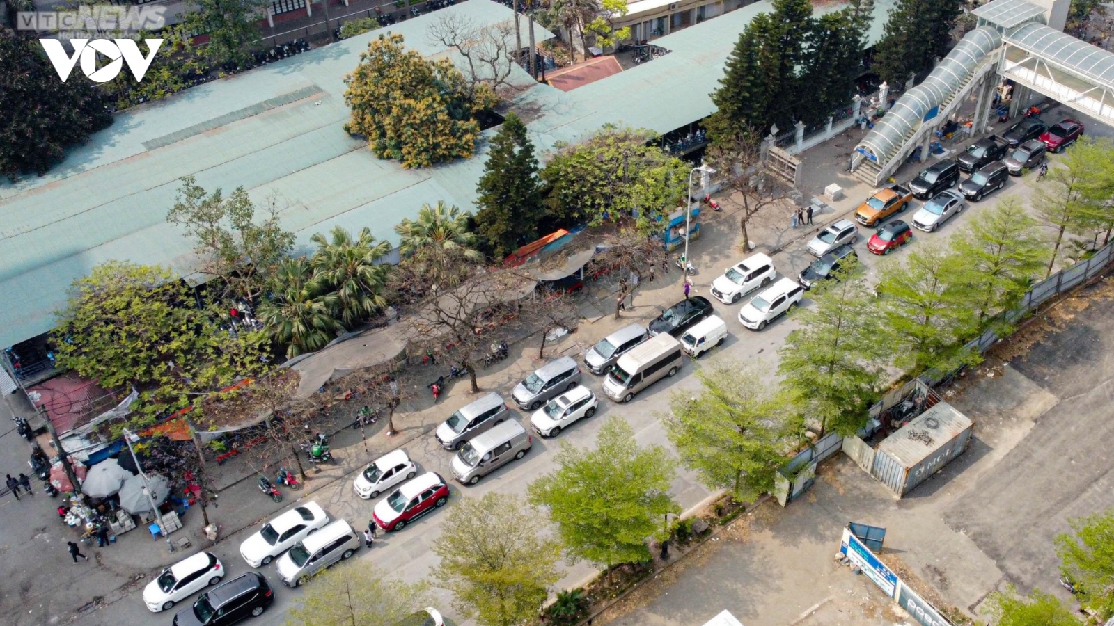 Không thể đăng kiểm xe, người dân lo quá hạn 1 ngày cũng bị phạt