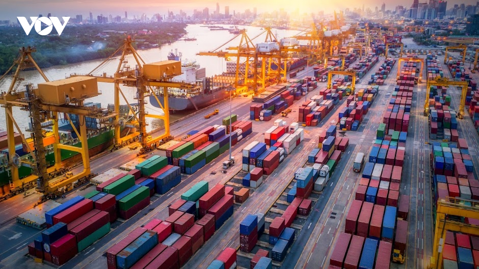 Giải pháp thúc đẩy xuất khẩu và tiêu dùng: 2 động lực tăng trưởng của nền kinh tế