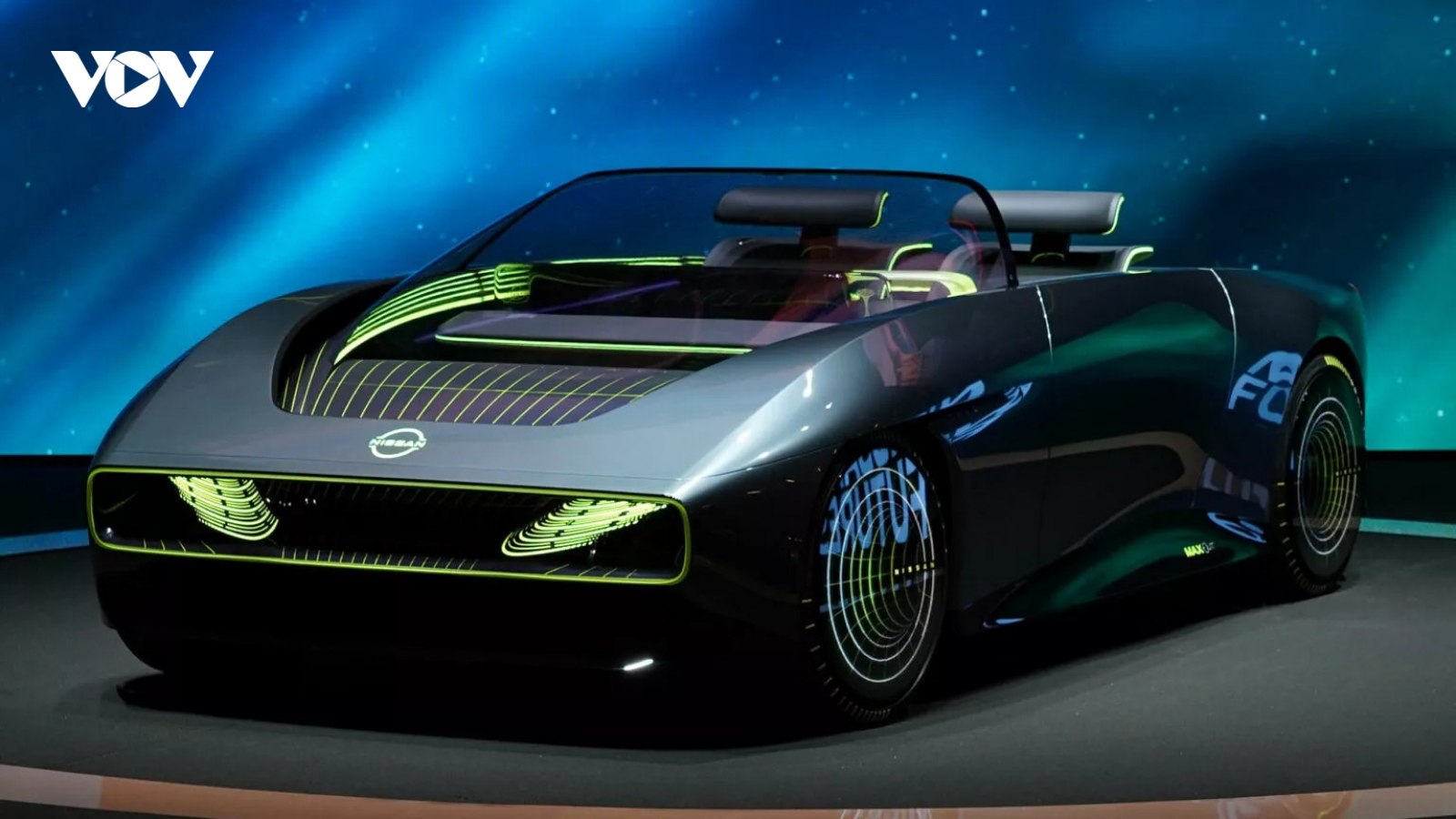 Nissan Max-Out Electric Roadster Concept - Mẫu xe bước ra từ thế giới ảo