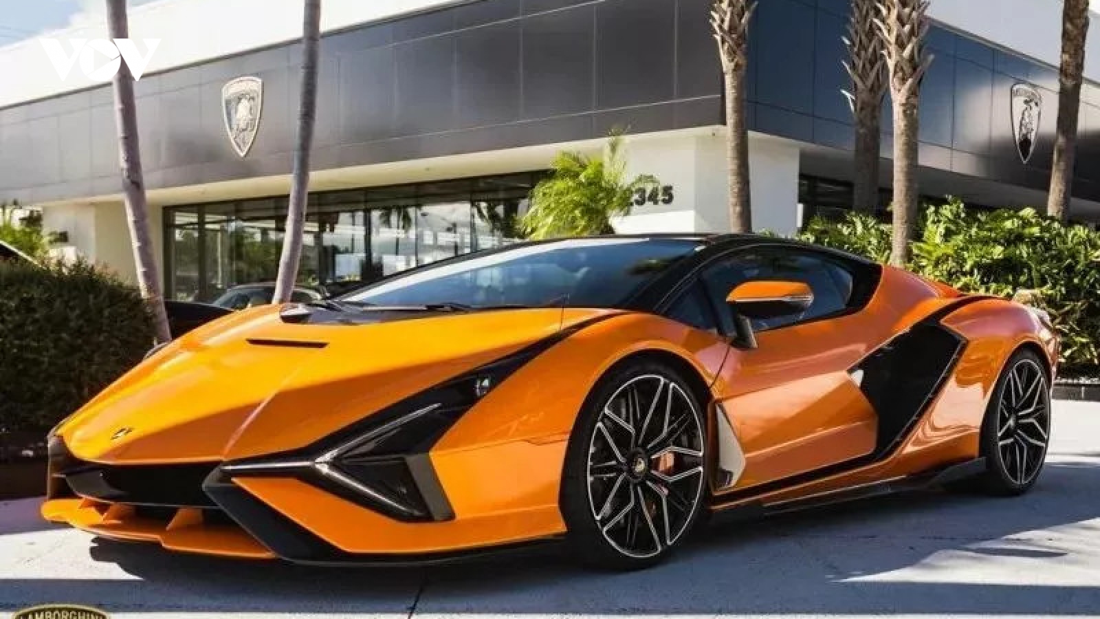 Lamborghini Sian được rao bán với giá cao gấp 10 lần Aventador