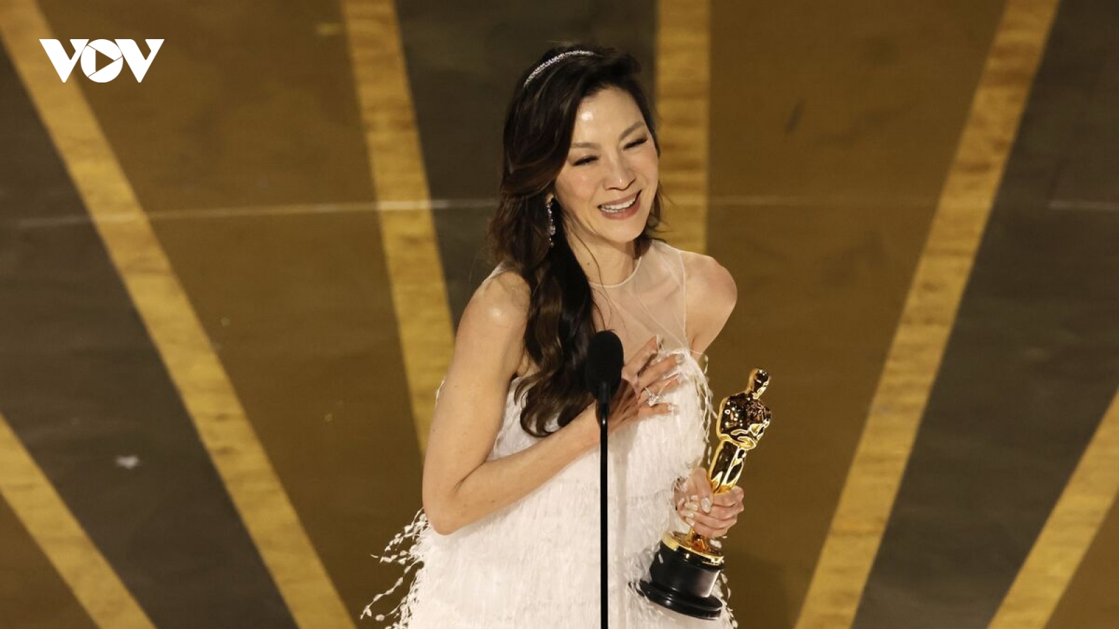 Dương Tử Quỳnh giành giải Oscar: "Đừng để ai nói rằng bạn đã hết thời"