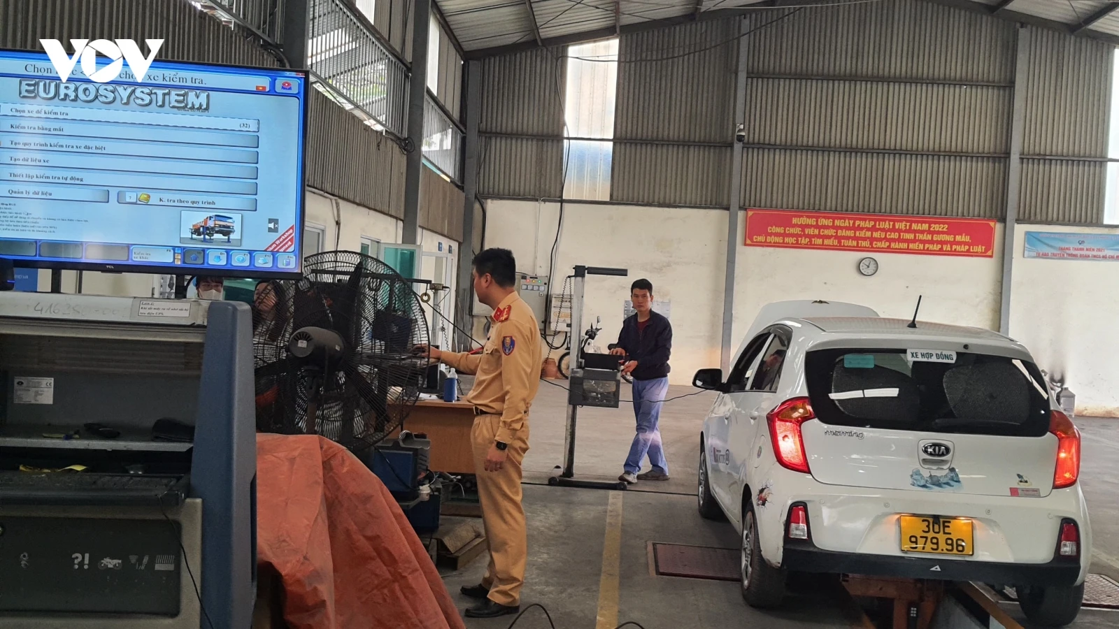 Nhiều trung tâm đăng kiểm ở Hà Nội được mở cửa trở lại
