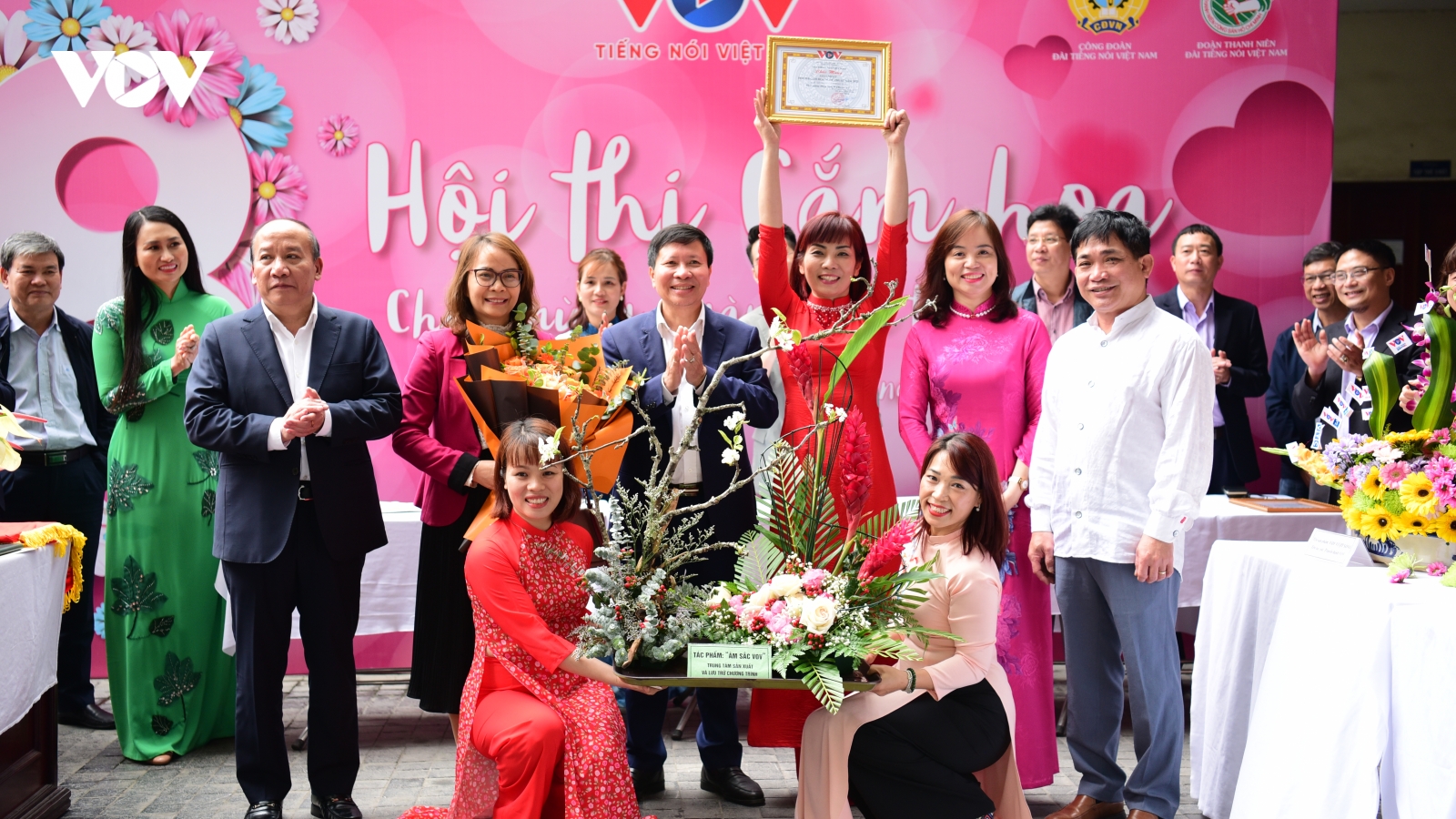Tưng bừng hội thi cắm hoa VOV kỷ niệm Ngày quốc tế phụ nữ 8/3