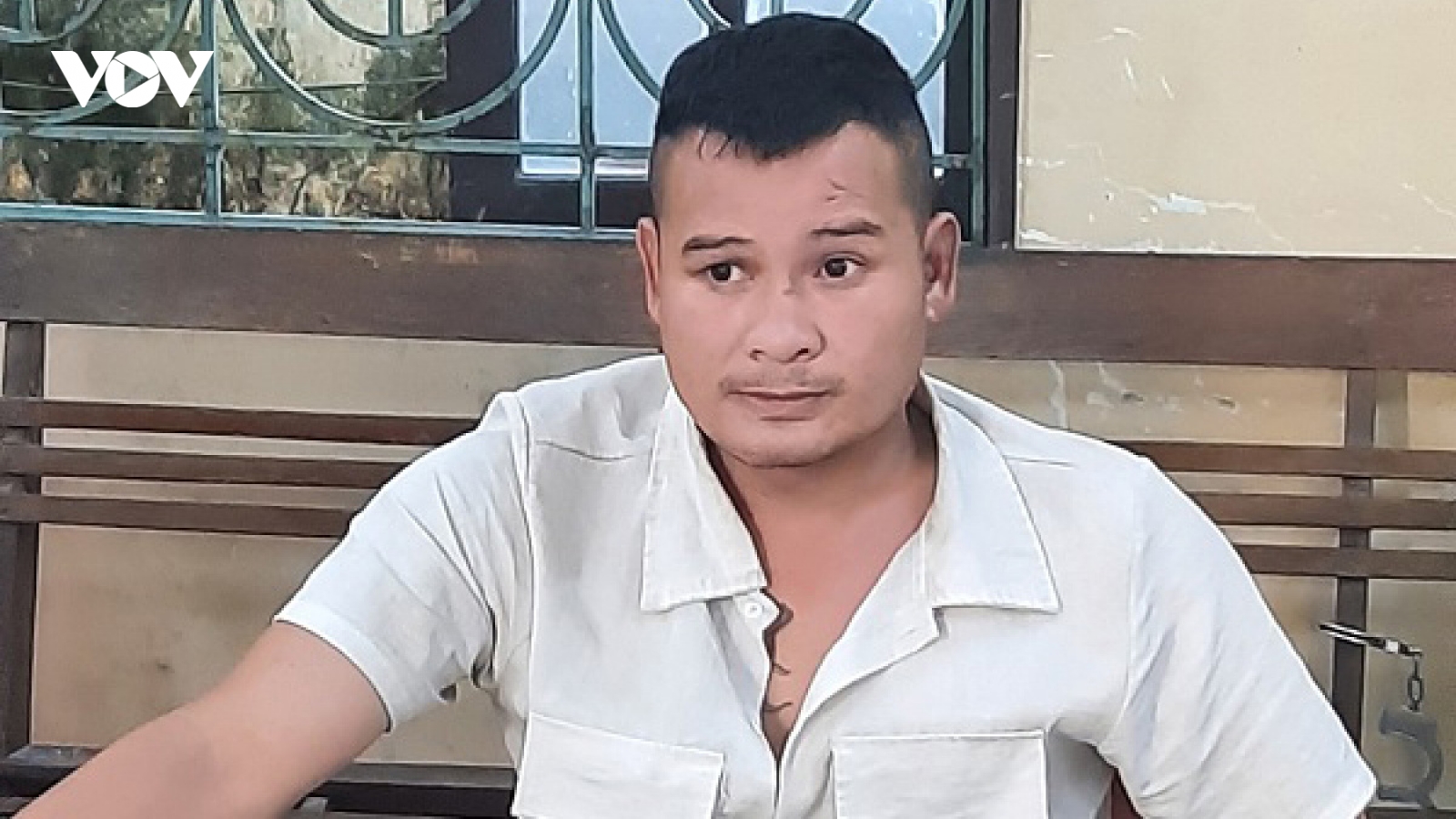 Lĩnh án 12 tháng tù vì chém cảnh sát giao thông
