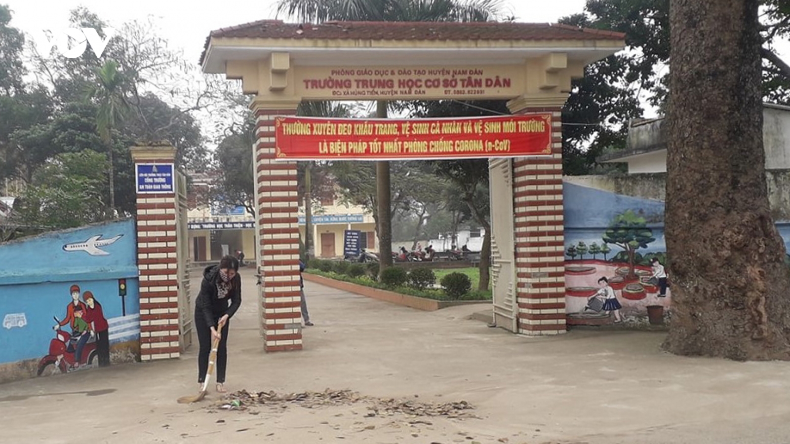 Tạm giữ giáo viên bị tố xâm hại nữ sinh lớp 9
