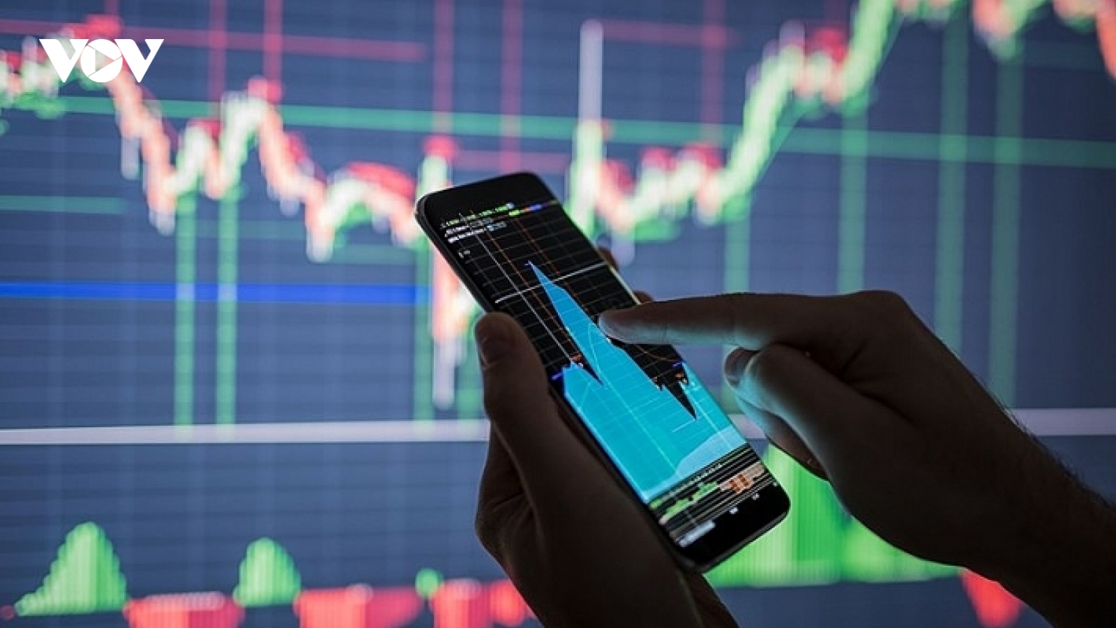 VN-Index có thể điều chỉnh để kiểm định lại vùng 1.040 – 1.045 điểm