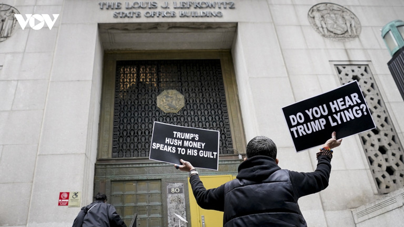 Cựu Tổng thống Donald Trump bị truy tố tại Manhattan