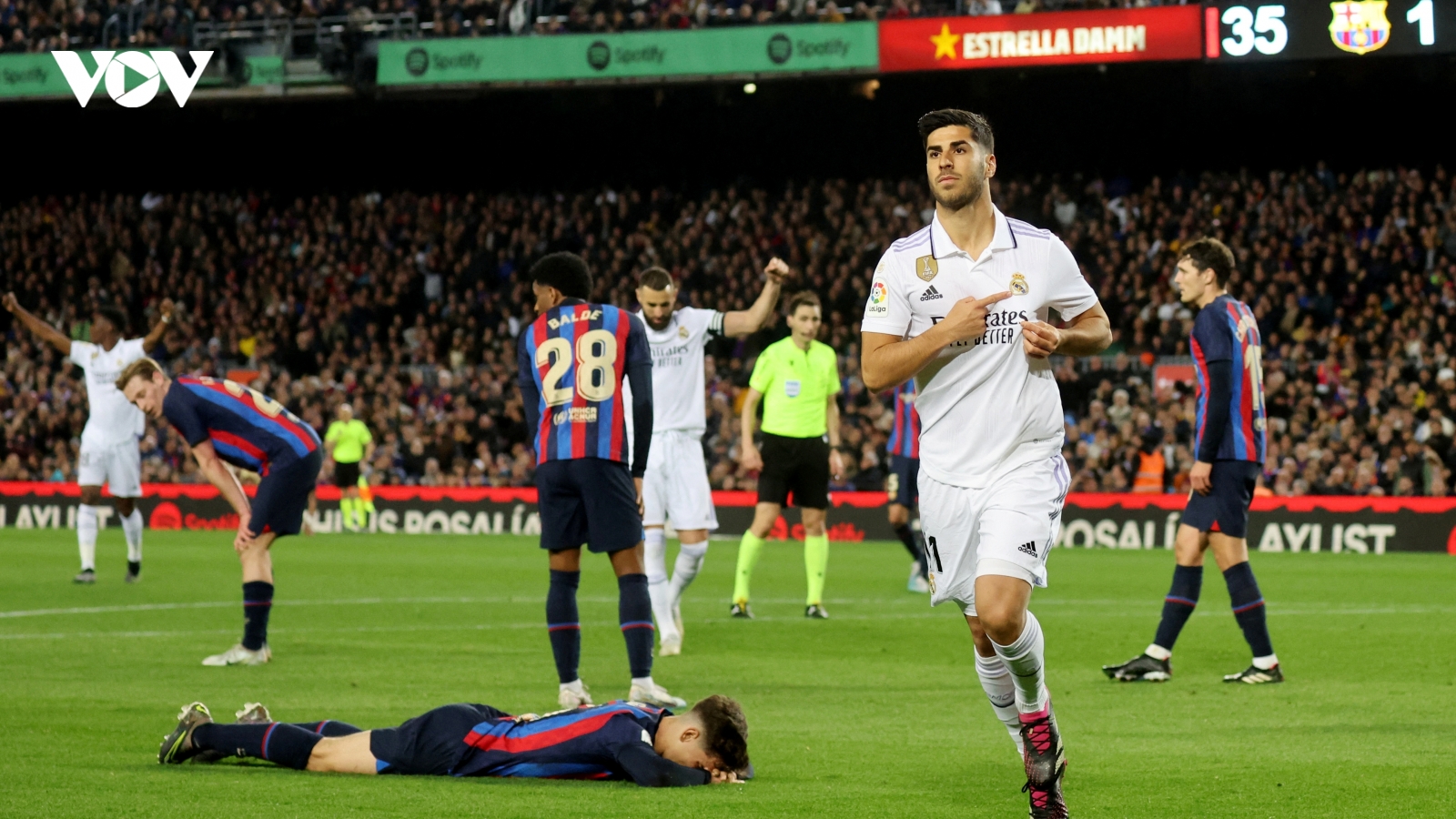 Real Madrid khóc hận vì VAR, sắp trở thành cựu vương La Liga
