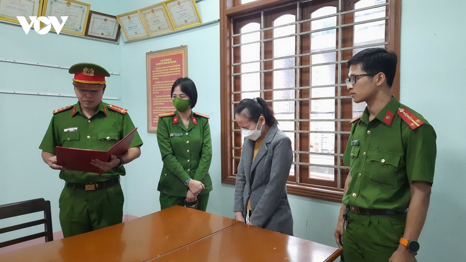 Lừa đảo chiếm đoạt tài sản, một cựu cán bộ ngân hàng ở Quảng Trị bị bắt