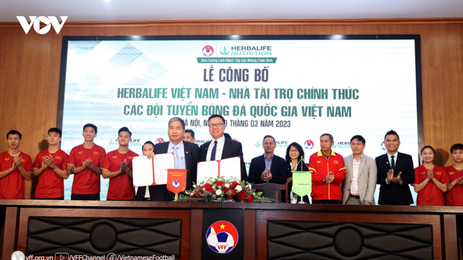 Bóng đá Việt Nam chính thức có nhà tài trợ "khủng"