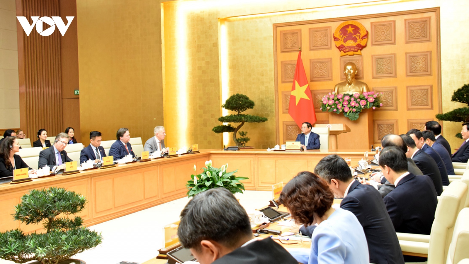 Vietnam welcomes US investors, says PM