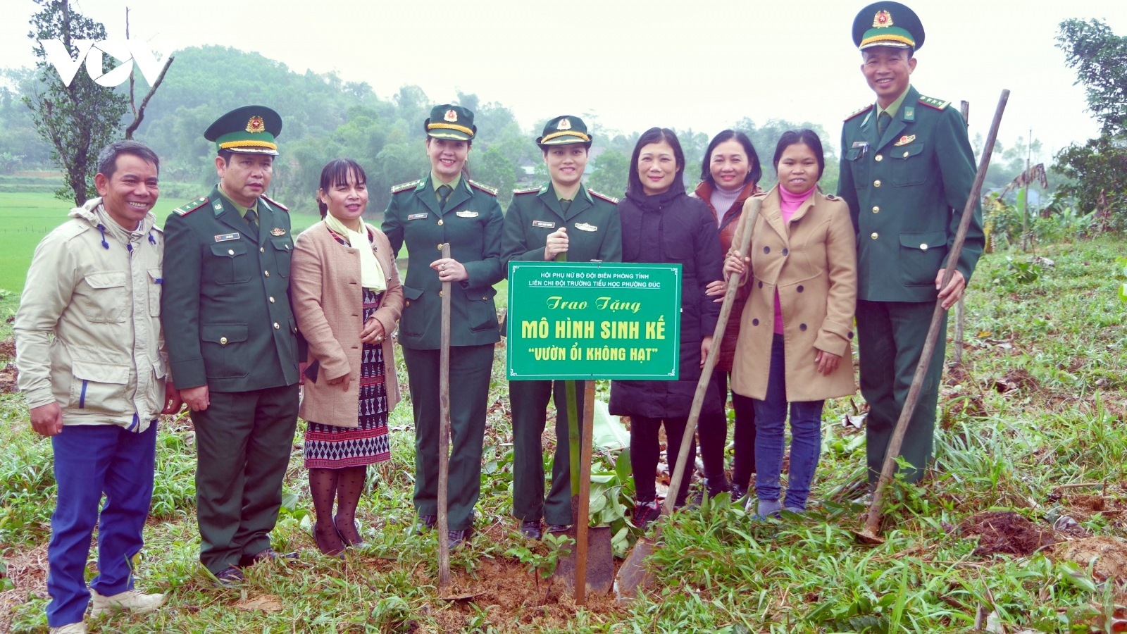 Bộ đội biên phòng là điểm tựa vững chắc cho người dân