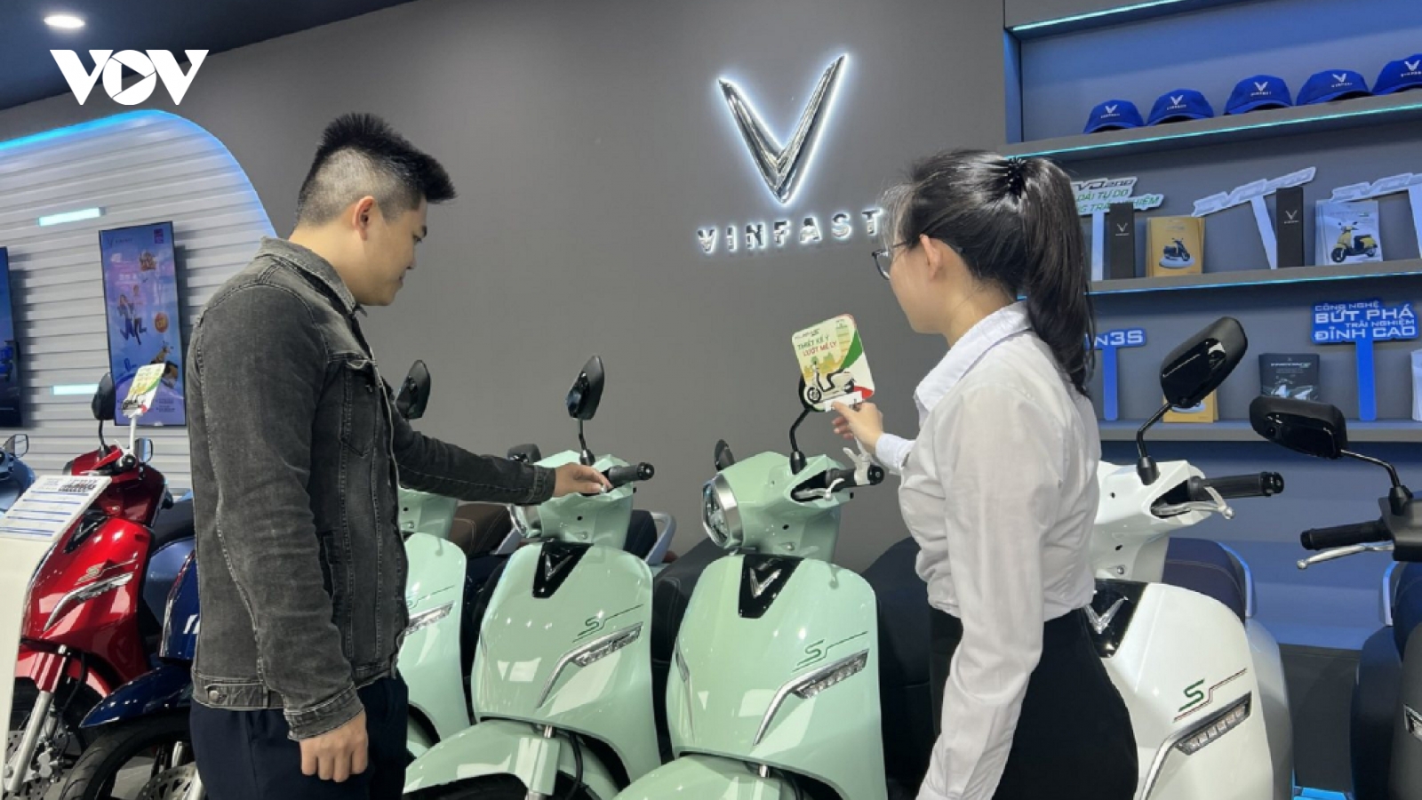 Nhà đầu tư đua nhau trở thành đại lý ủy quyền xe máy điện VinFast