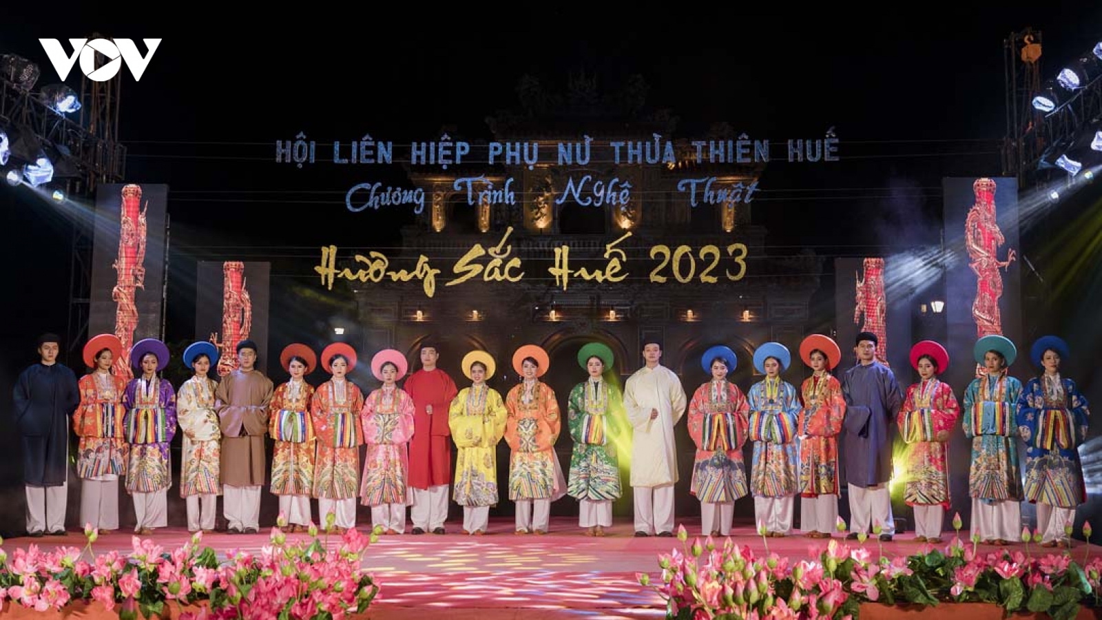 Mãn nhãn “Hương sắc Huế” tại phố đêm Hoàng Thành