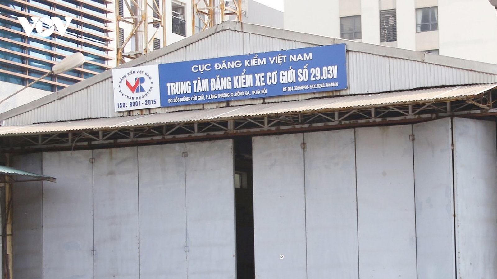 Công an khám xét Trung tâm Đăng kiểm 29-03V tại Đống Đa, Hà Nội