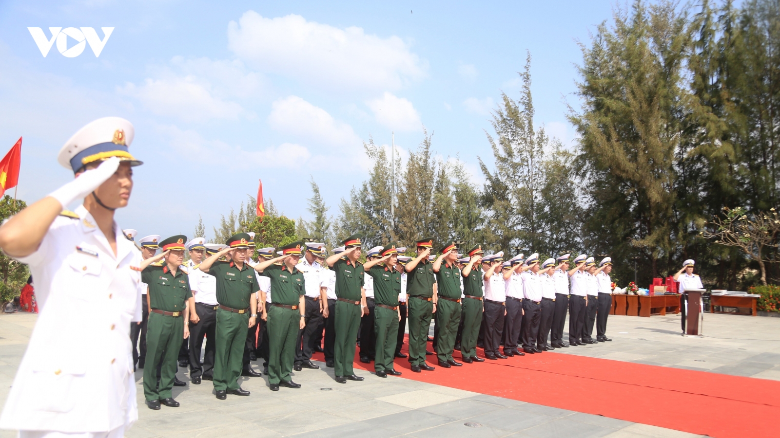 Dâng hương tưởng niệm các anh hùng liệt sĩ Gạc Ma