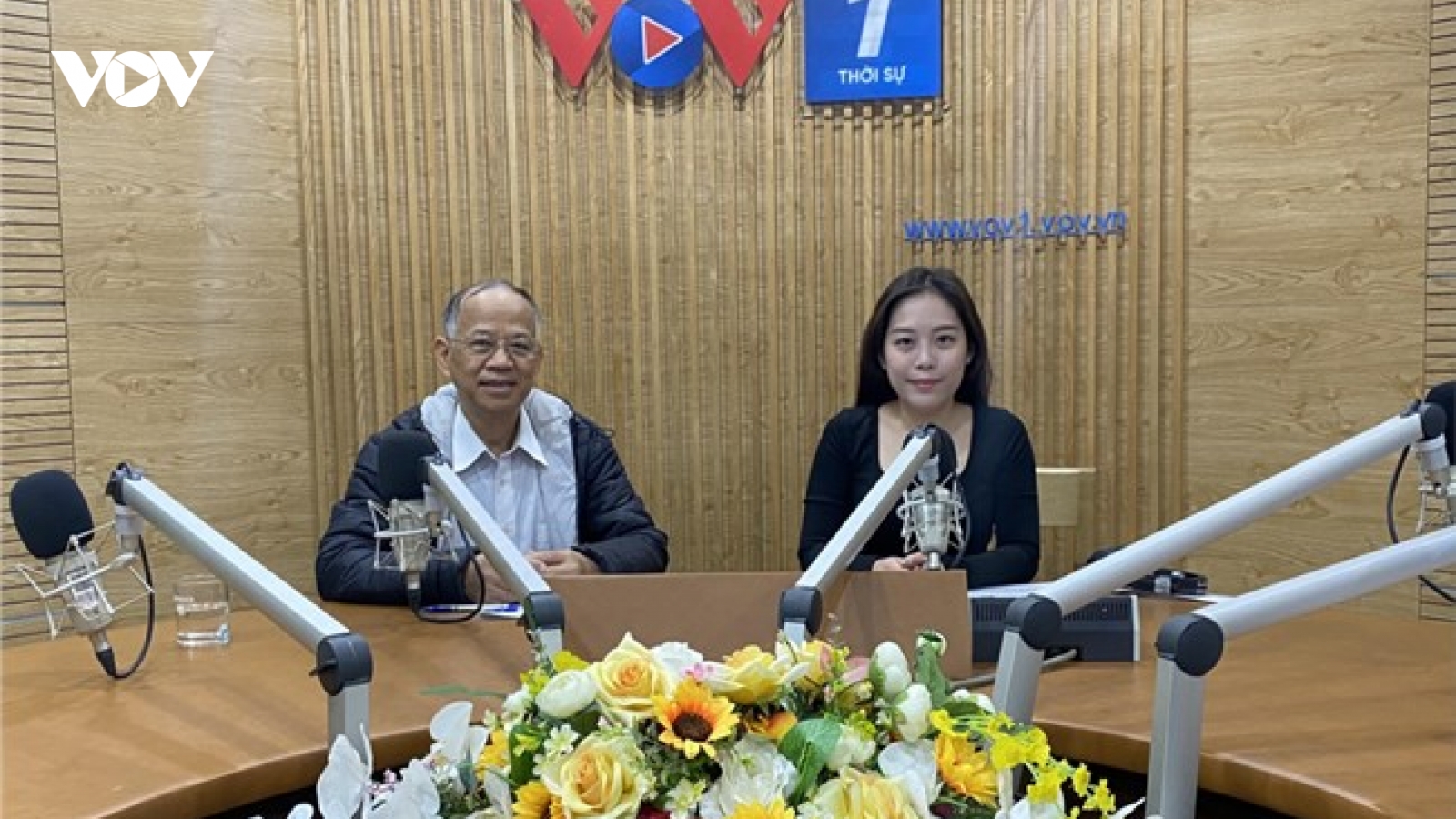 Ngân hàng hạ lãi suất tác động như thế nào tới thị trường vốn và doanh nghiệp