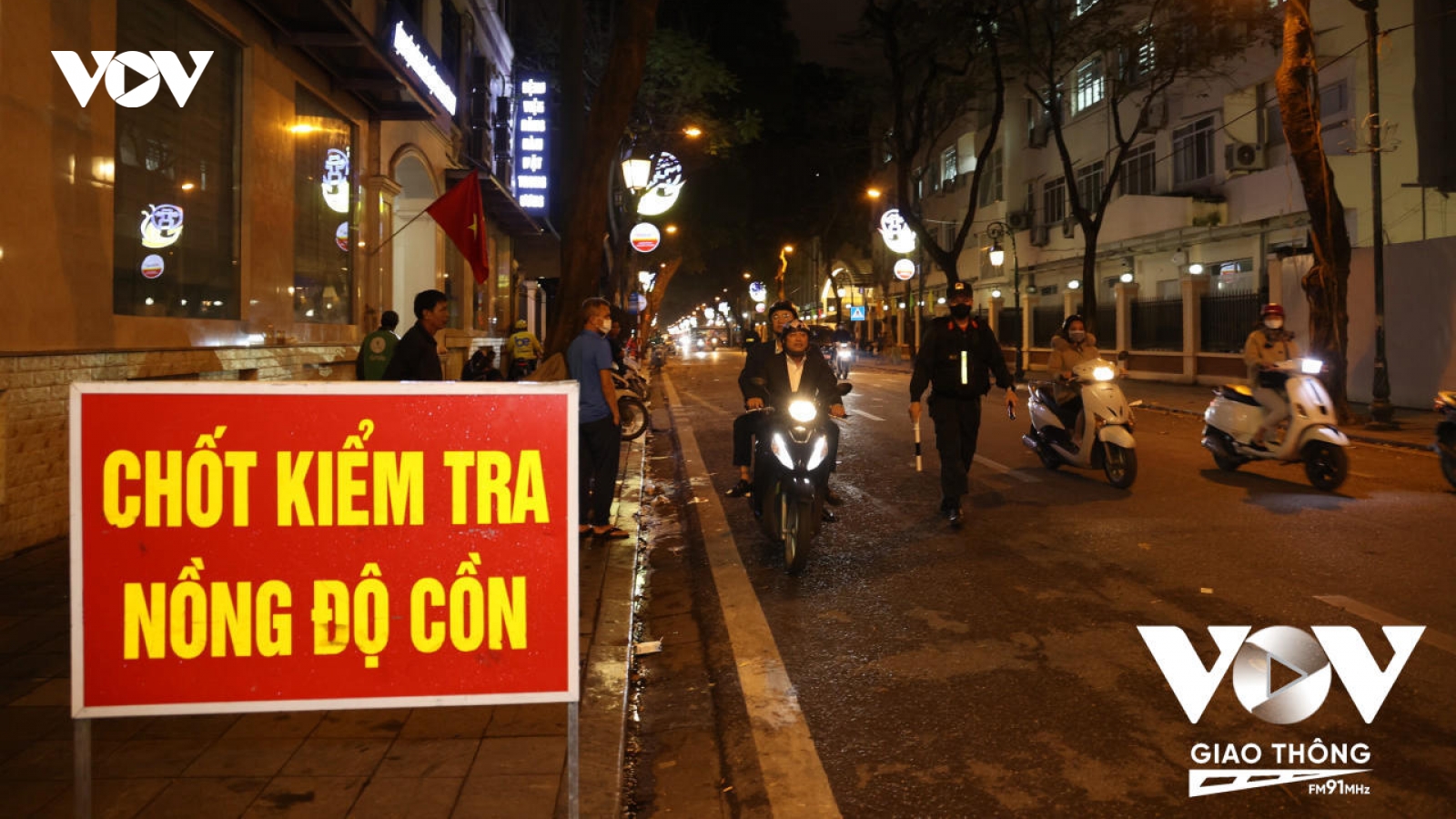 Tăng cường xử phạm nồng độ cồn, nhiều dân nhậu vẫn bất chấp