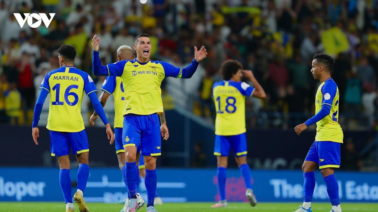 Ronaldo ghi siêu phẩm đá phạt ở Saudi Arabia
