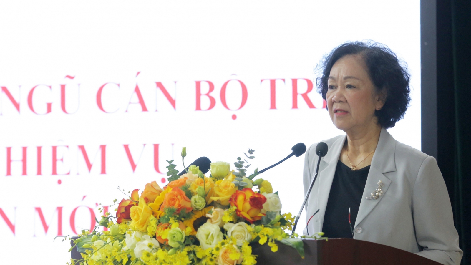 Bà Trương Thị Mai: Đổi mới công tác quy hoạch, đào tạo và bồi dưỡng cán bộ trẻ