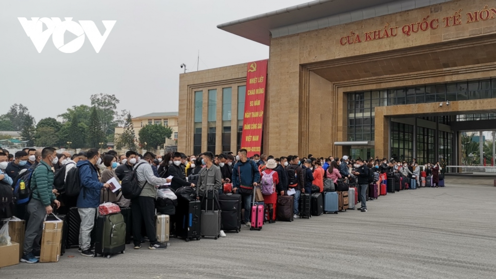 Khách Trung Quốc dồn dập đến Việt Nam