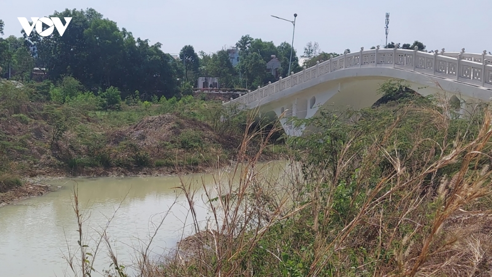 Cùng bạn đi tắm hồ, nam sinh lớp 7 ở Bình Phước đuối nước tử vong