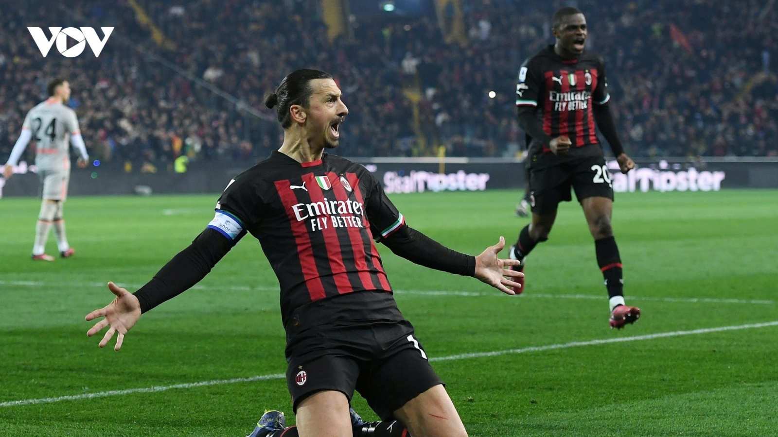 Ghi bàn ở tuổi 41, Zlatan Ibrahimovic lập kỷ lục Serie A