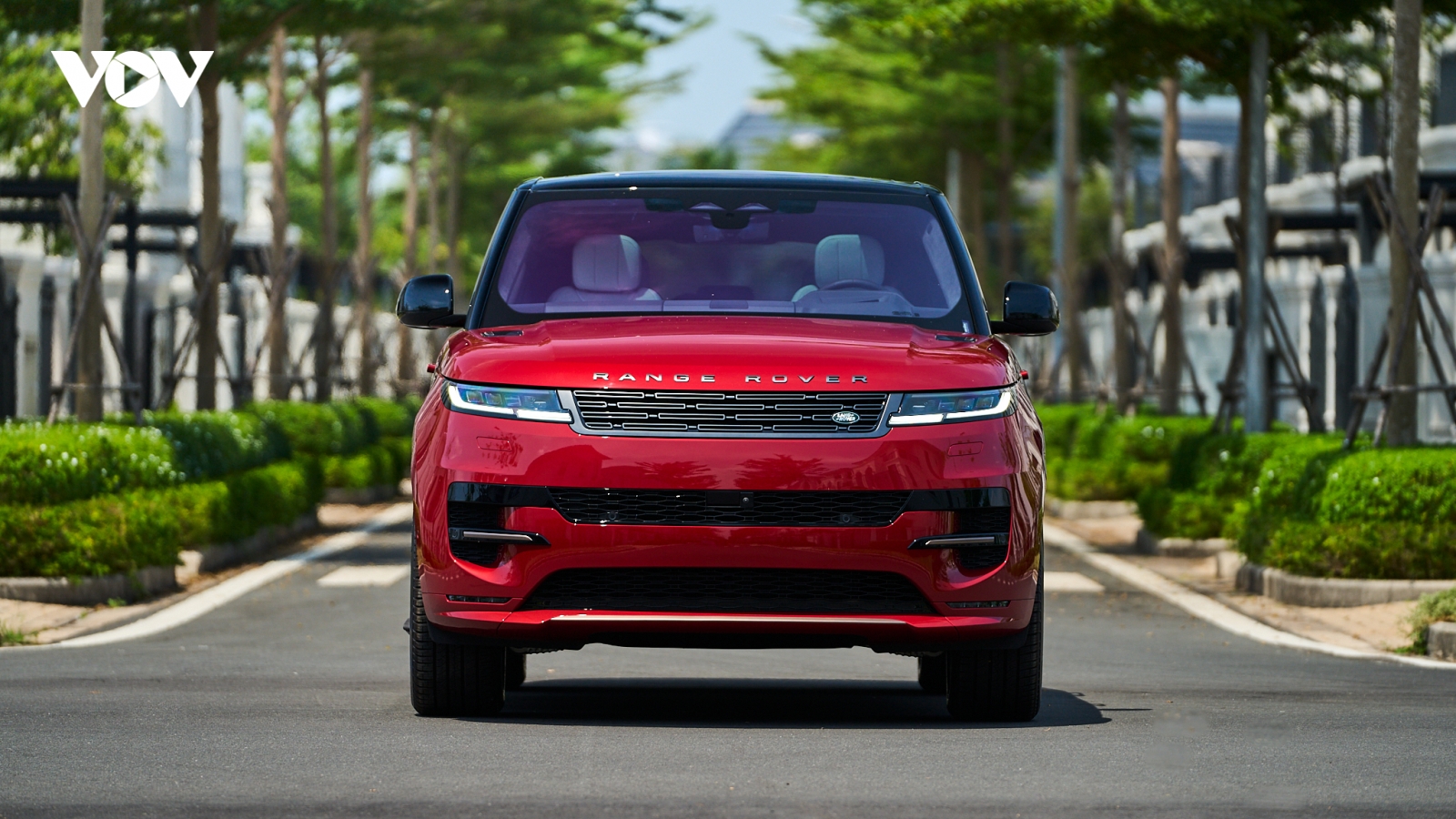 Range Rover Sport mới chốt giá từ hơn 7,3 tỷ đồng