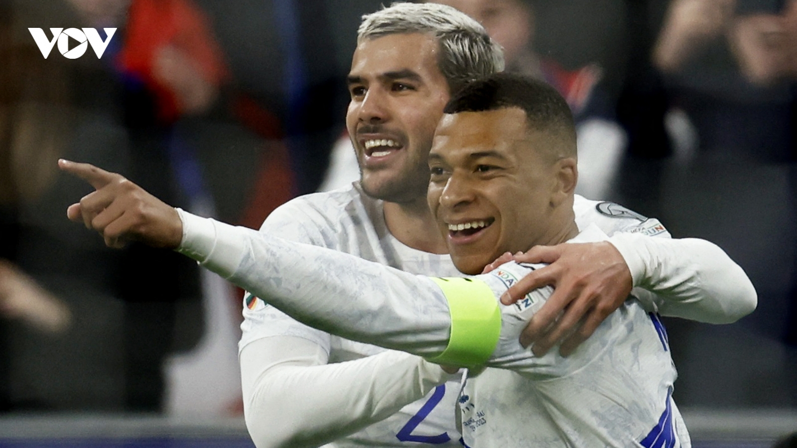 Mbappe toả sáng trong lần đầu mang băng đội trưởng tuyển Pháp