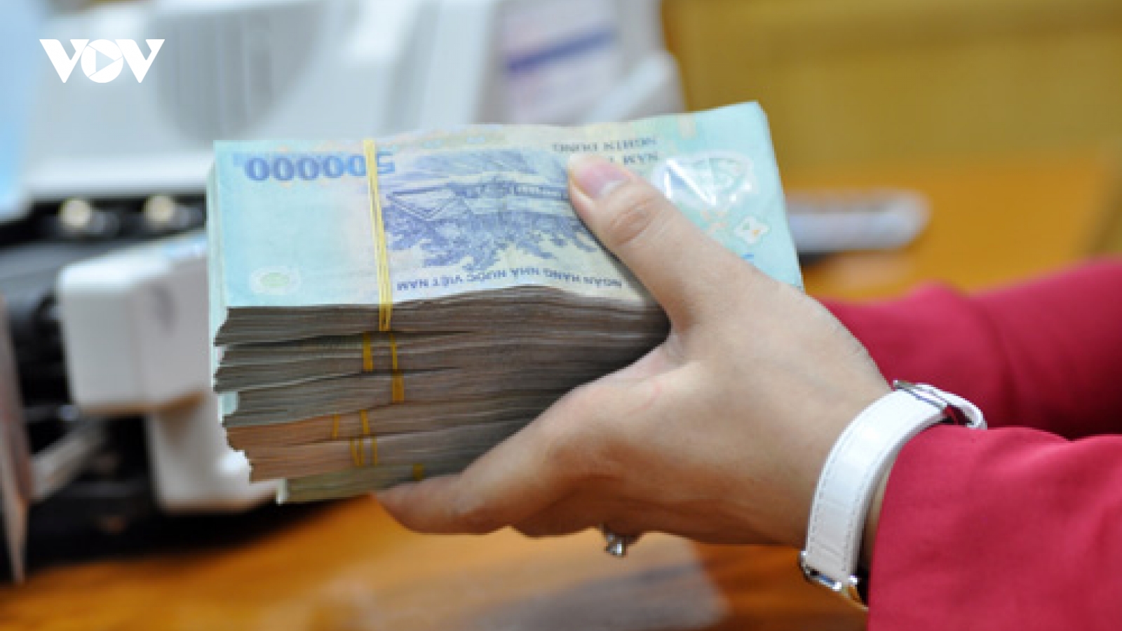 Các ngân hàng thương mại đồng loạt giảm lãi suất
