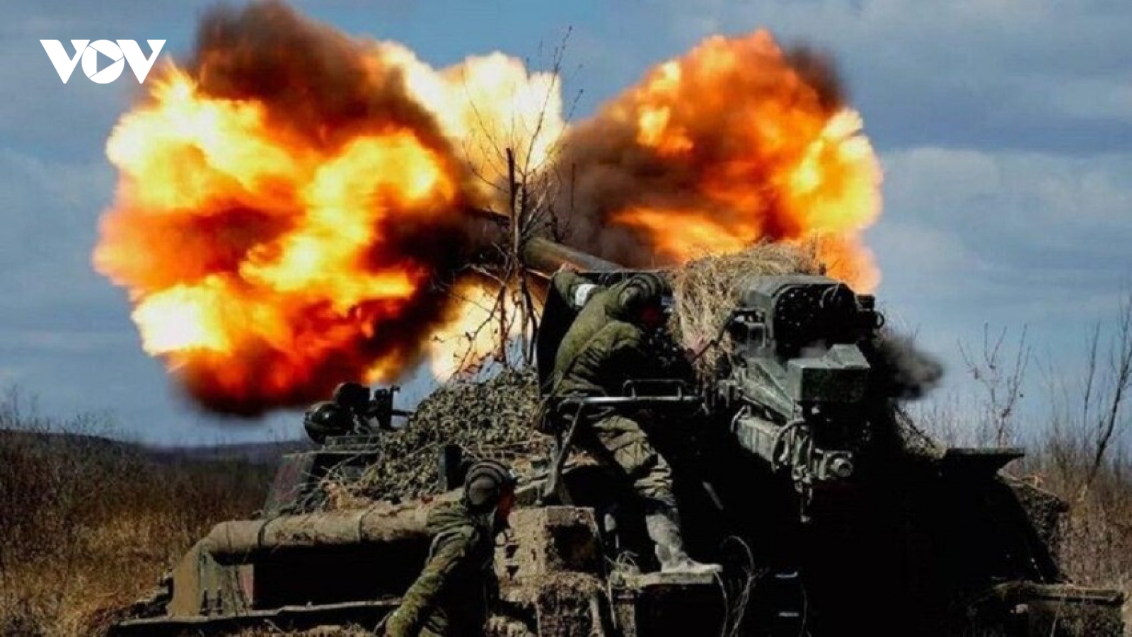 Pháo binh Nga khai hỏa, tấn công chính xác cứ điểm của Ukraine