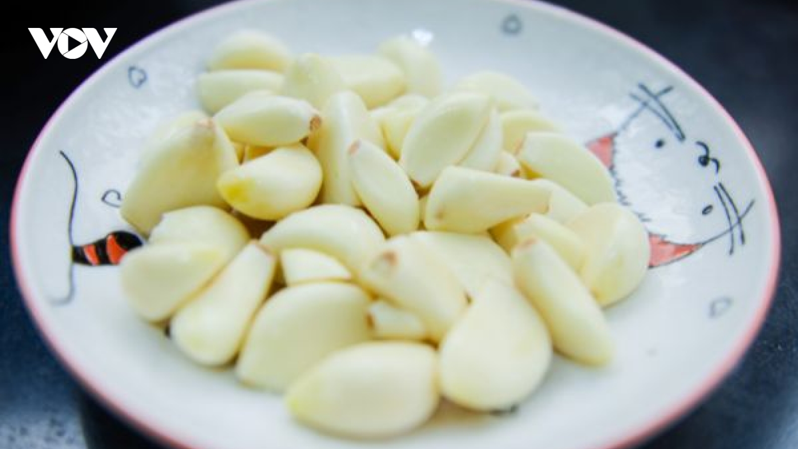 Ai nên tránh ăn tỏi?